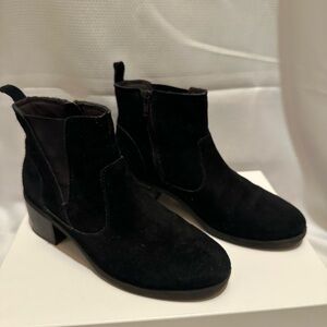 Clarks Black Ankle Boots Chelsea Style
